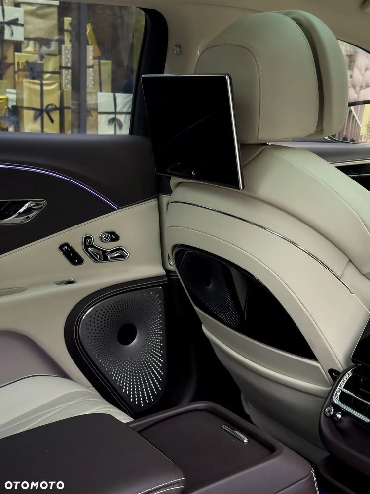 Bentley Flying Spur - 16