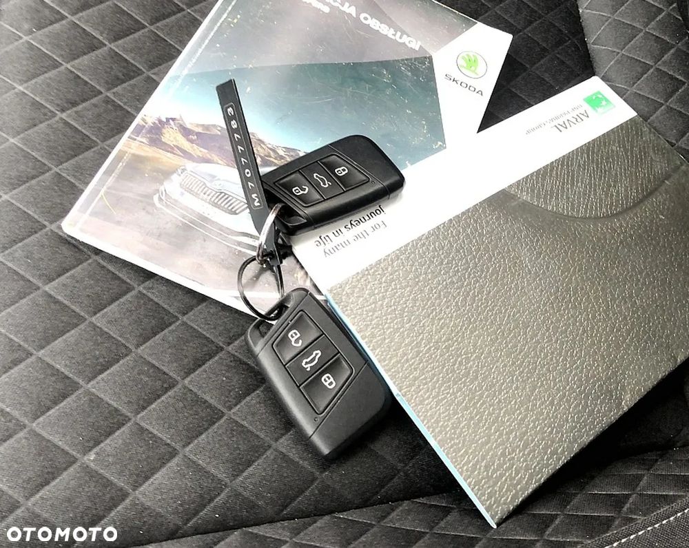 Skoda Superb 2.0 TDI SCR Style DSG - 39