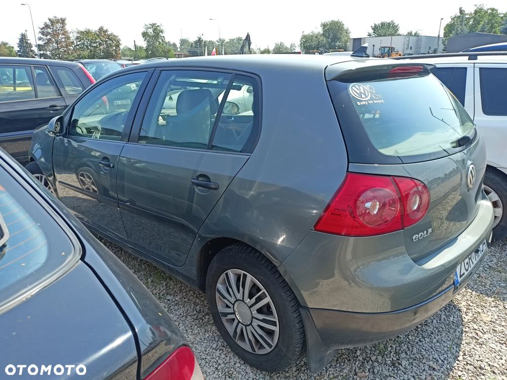 Volkswagen Golf - 2