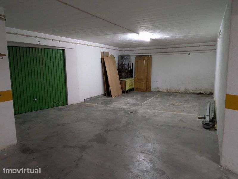 Lugar de Garagem, 12m2, Rinchoa, Fitares, Av. do Parque 11 - Grande imagem: 5/5