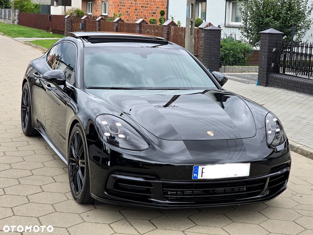 Porsche Panamera - 1