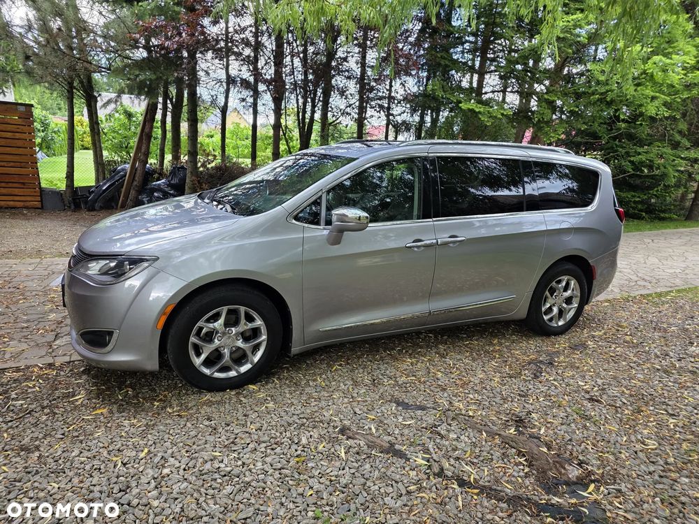 Chrysler Pacifica - 15