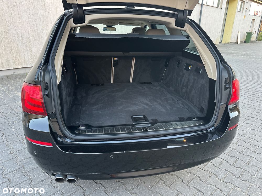 BMW Seria 5 525d Sport-Aut Modern Line - 17