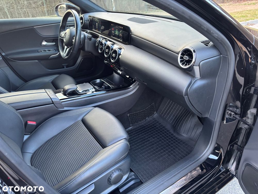 Mercedes-Benz Klasa A 180 7G-DCT Progressive - 27