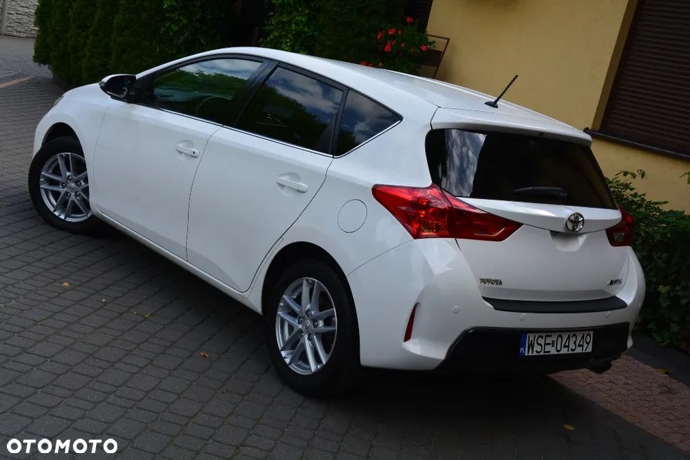 Toyota Auris 1.6 Premium Comfort - 2