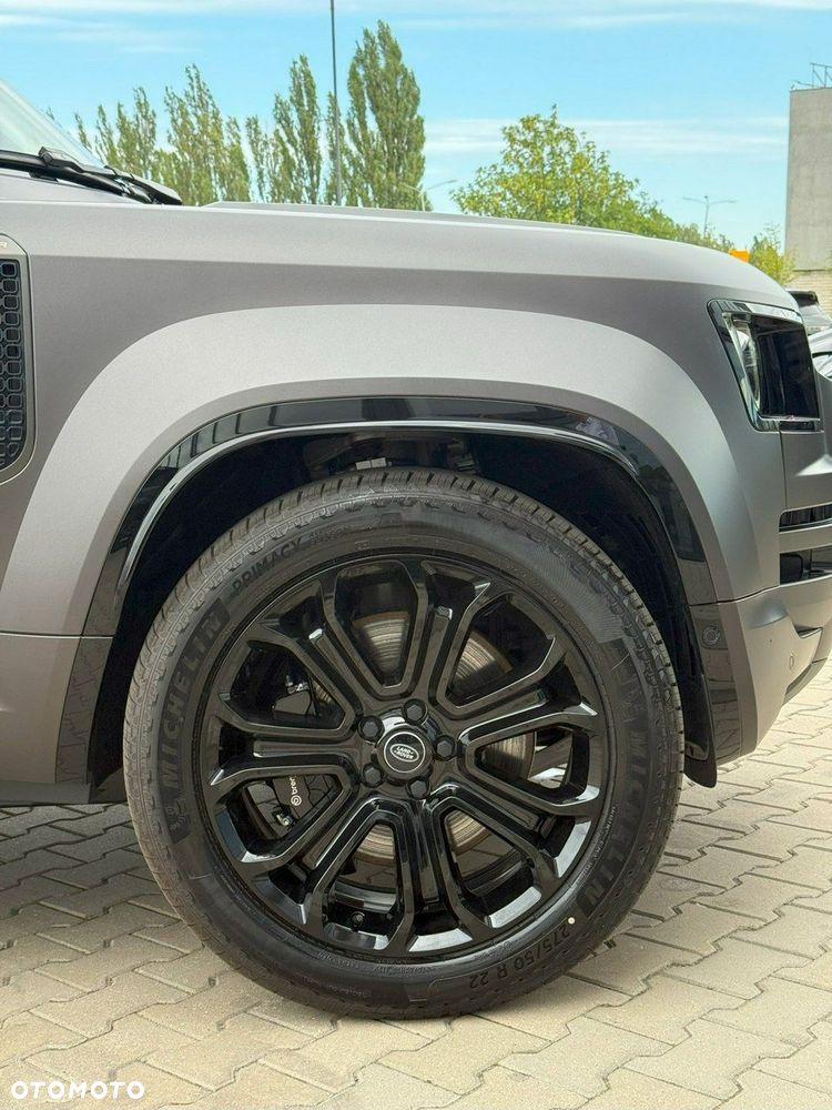 Land Rover Defender - 9