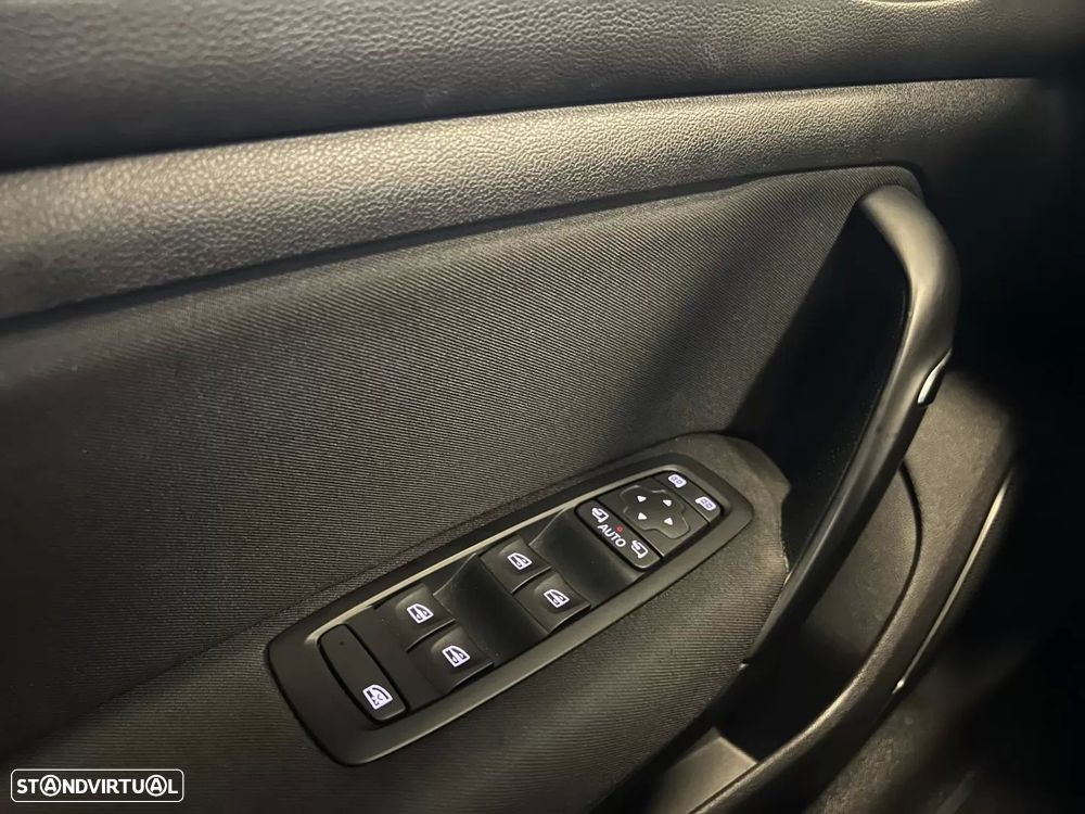 Renault Mégane ENERGY TCe 130 INTENS - 36