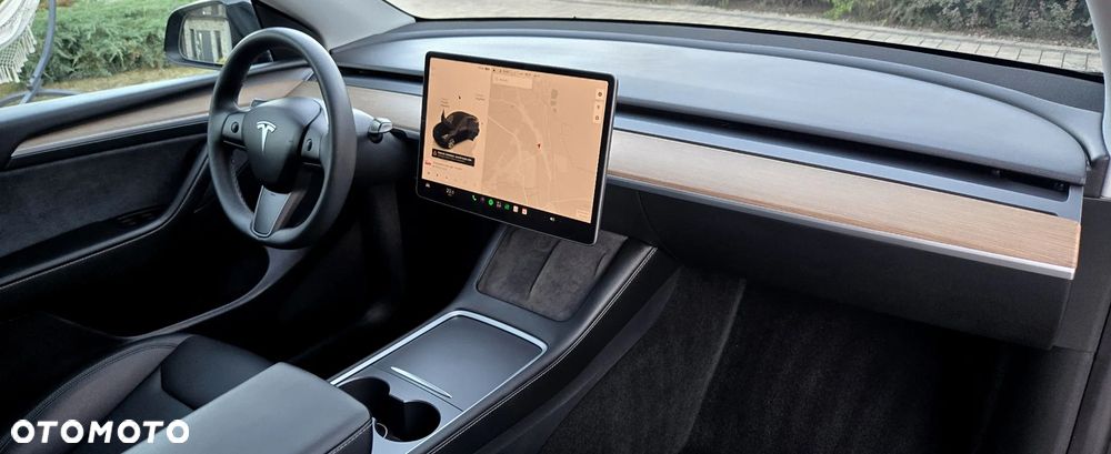 Tesla Model Y Long Range Dual Motor AWD - 14