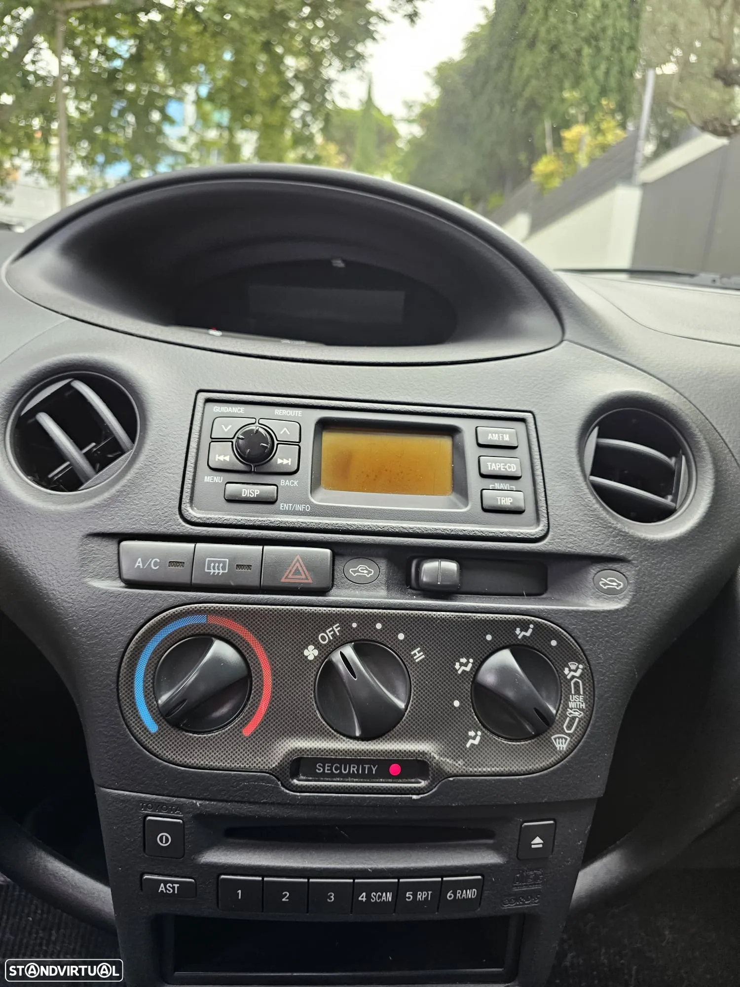 Toyota Yaris 1.0 Final Edition - 12