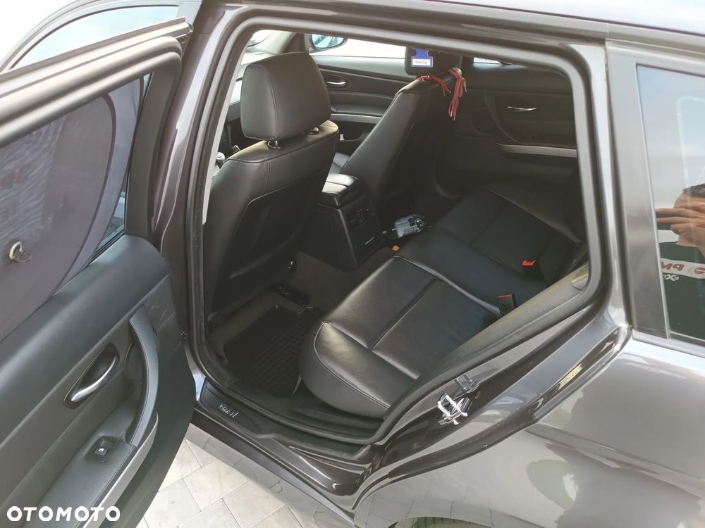 BMW Seria 3 320d - 15