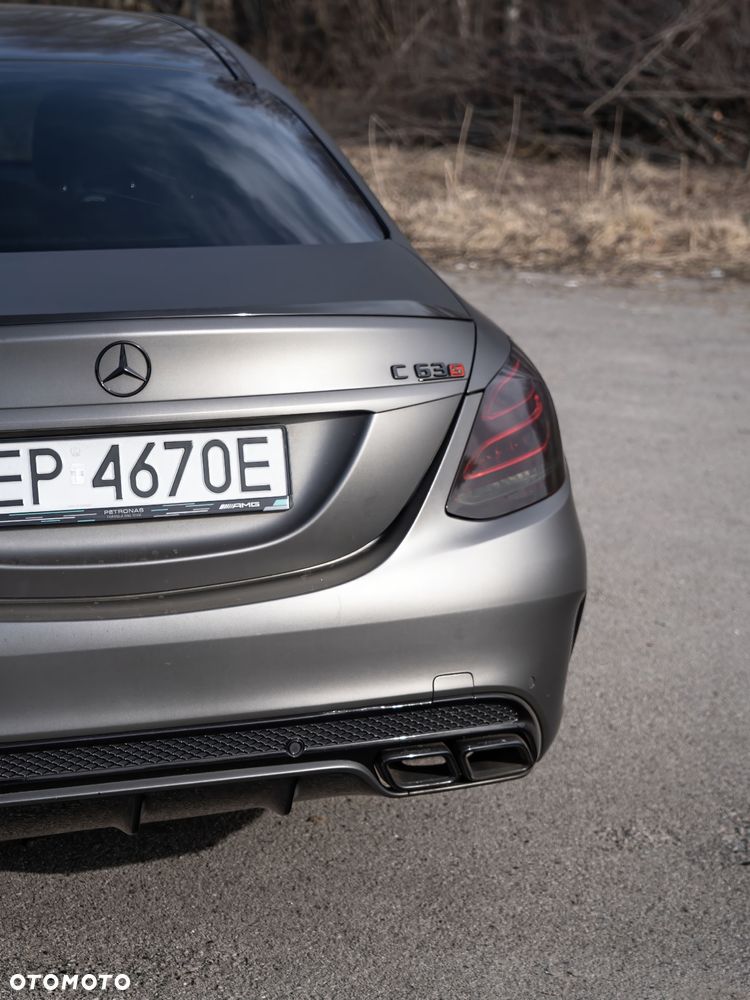 Mercedes-Benz Klasa C AMG 63 - 16