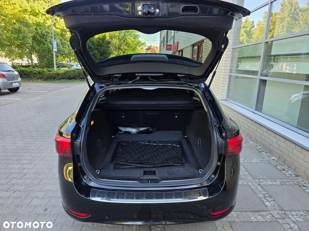 Toyota Avensis - 11