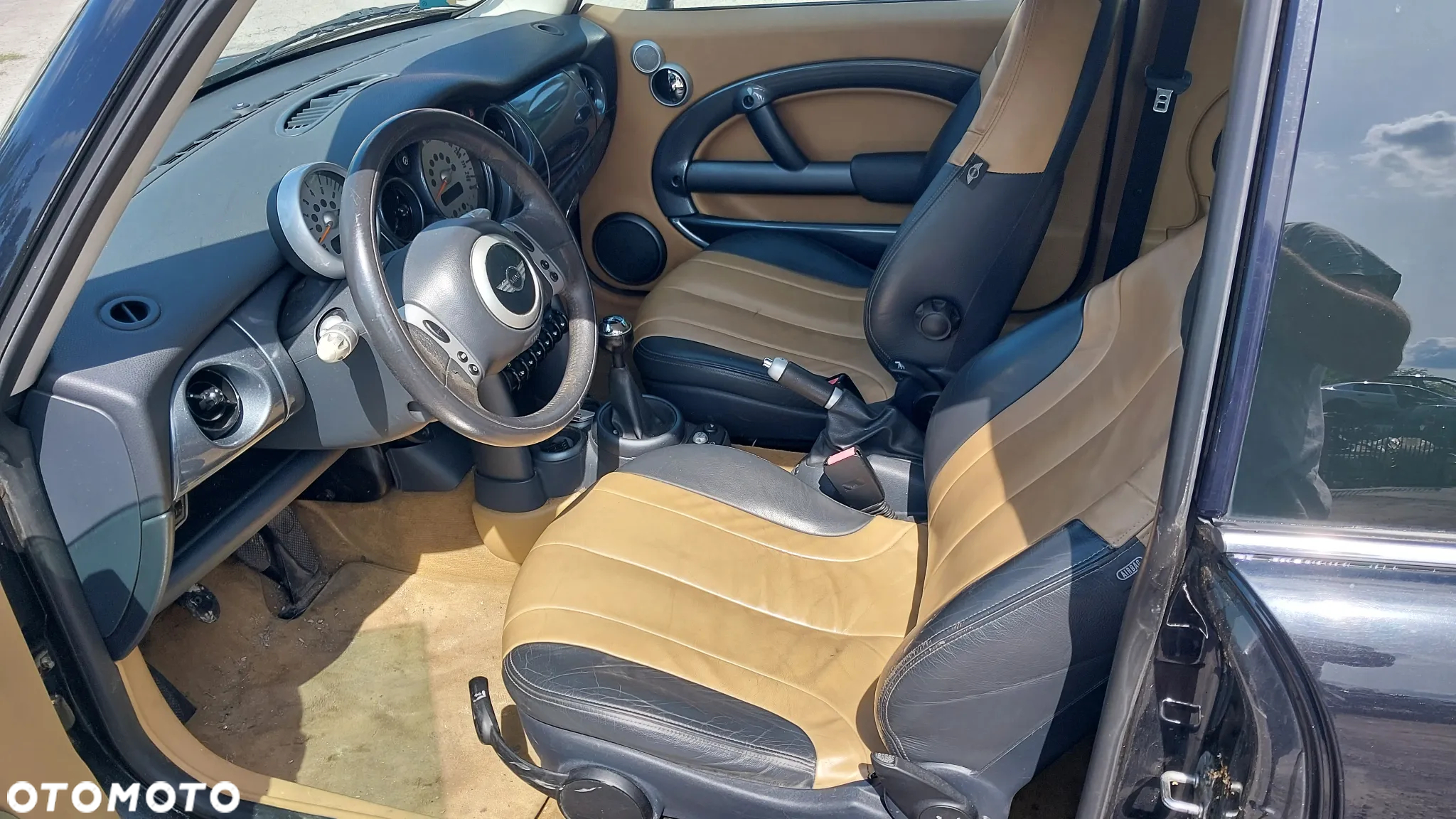 Mini Cooper I One R50 silnik 1.6 W10B16A benzyna drzwi maska zderzak cosmos black metalic 303 fotele wnętrze skóra boczki jasne skóry felgi koła szyba belka sanki lewarek konsola panel maglownica dach zamek drzwi prawy lewy przód Wszystkie części NA CZĘŚCI - 11