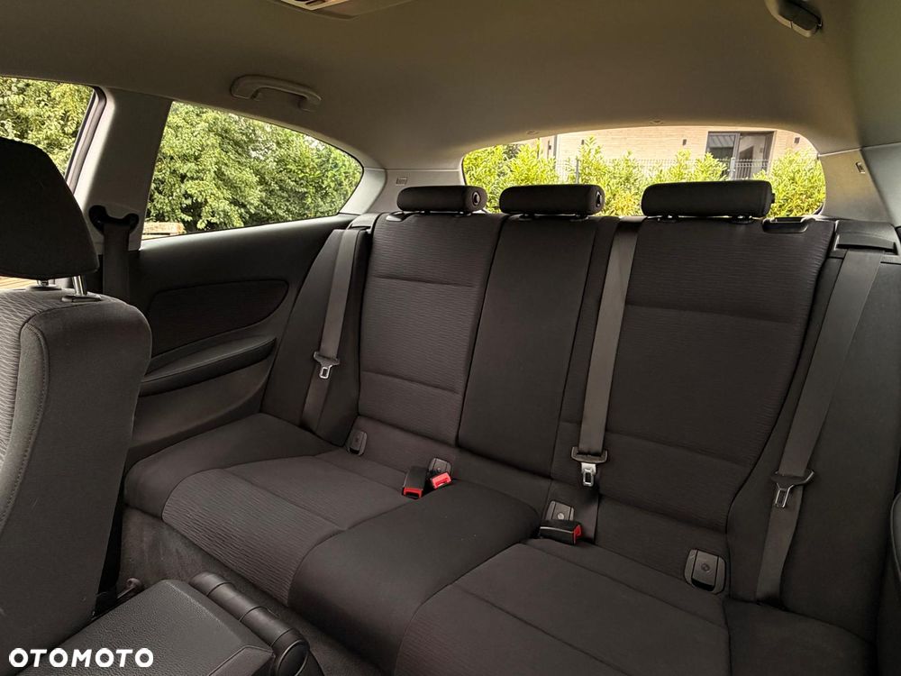 BMW Seria 1 - 10