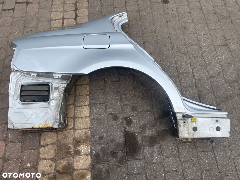 błotnik prawy tył bmw e90 titansilber - 1