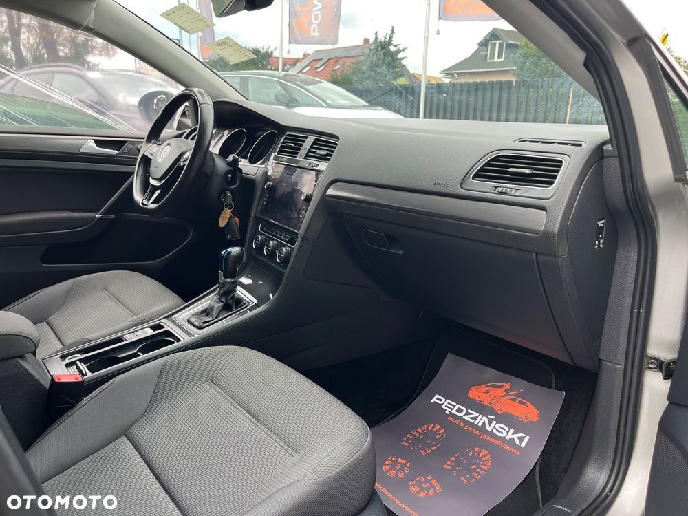 Volkswagen Golf - 9
