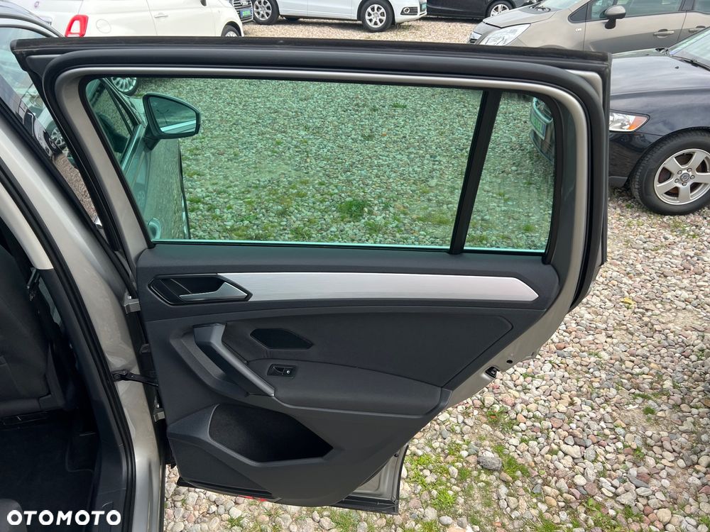 Volkswagen Tiguan - 25