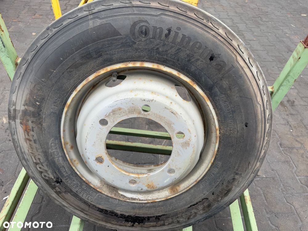 Kompletne koło, felga, opona Continental 225/75 R17,5 - 1
