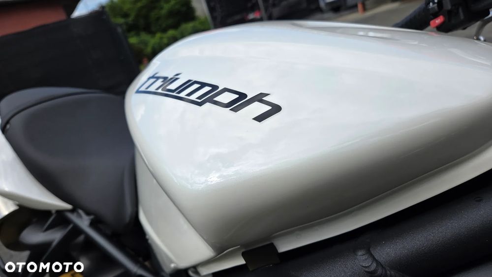 Triumph Street Triple - 2