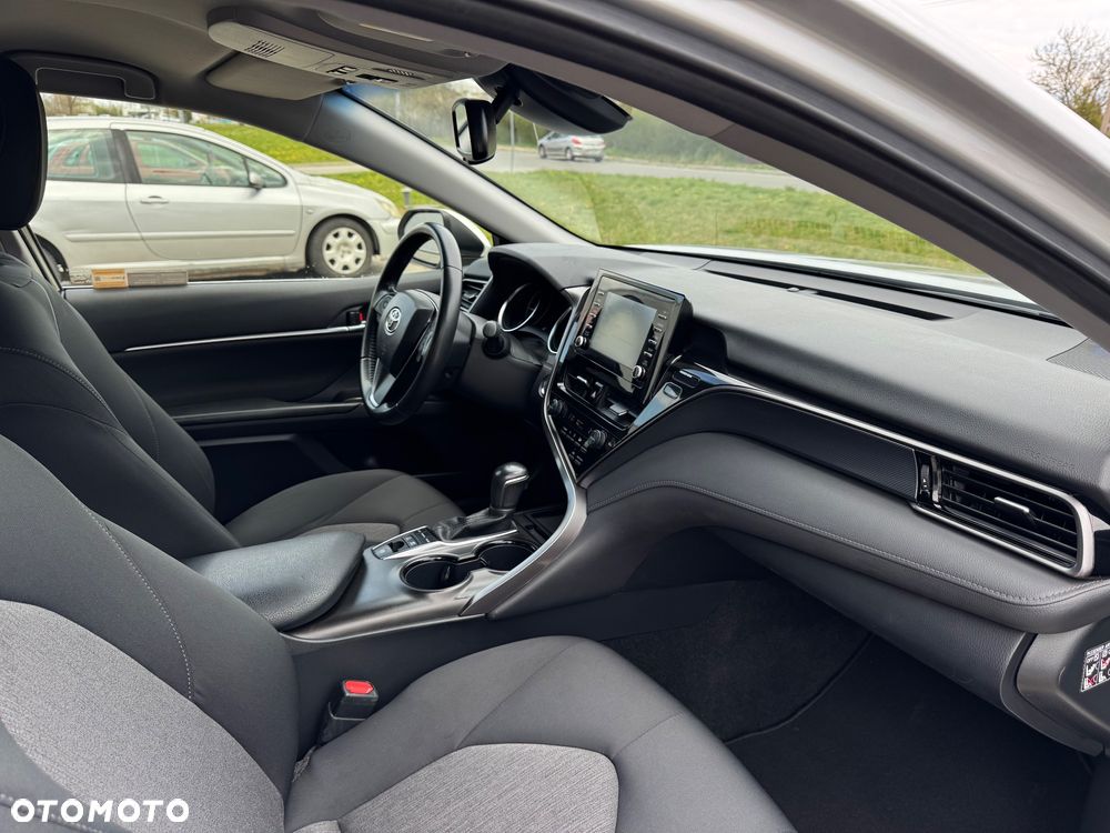 Toyota Camry 2.5 Hybrid Comfort CVT - 14