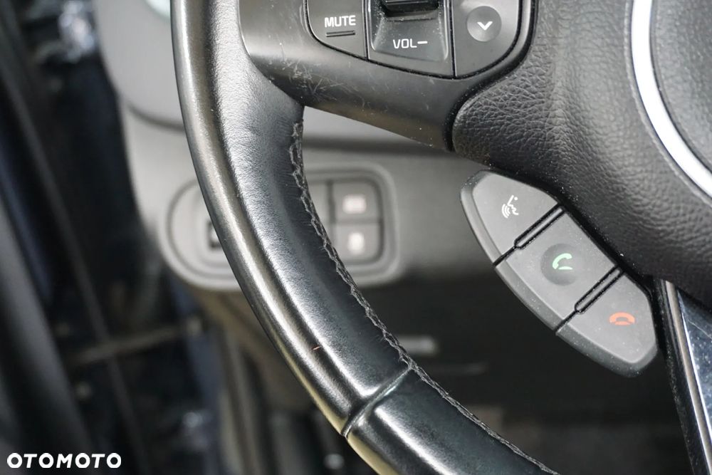 Kia Carens 1.7 CRDi M - 34