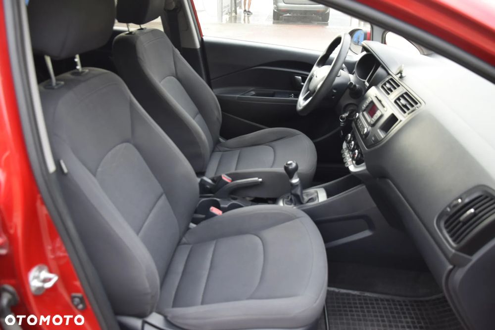 Kia Rio - 14