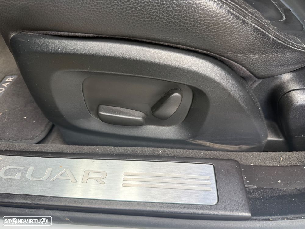 Jaguar XF Sportbrake 2.2 D Luxury - 11