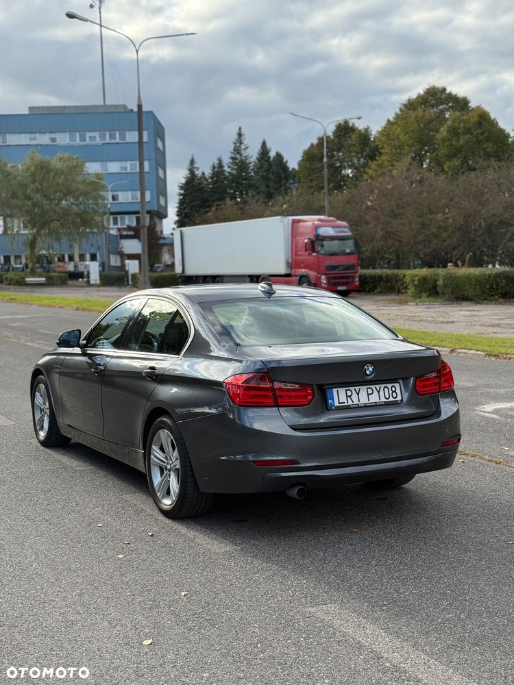 BMW Seria 3 316d Sport Line - 3