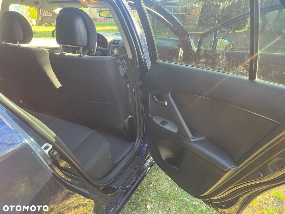 Toyota Avensis 2.0 D-4D Sol+NAVI - 8