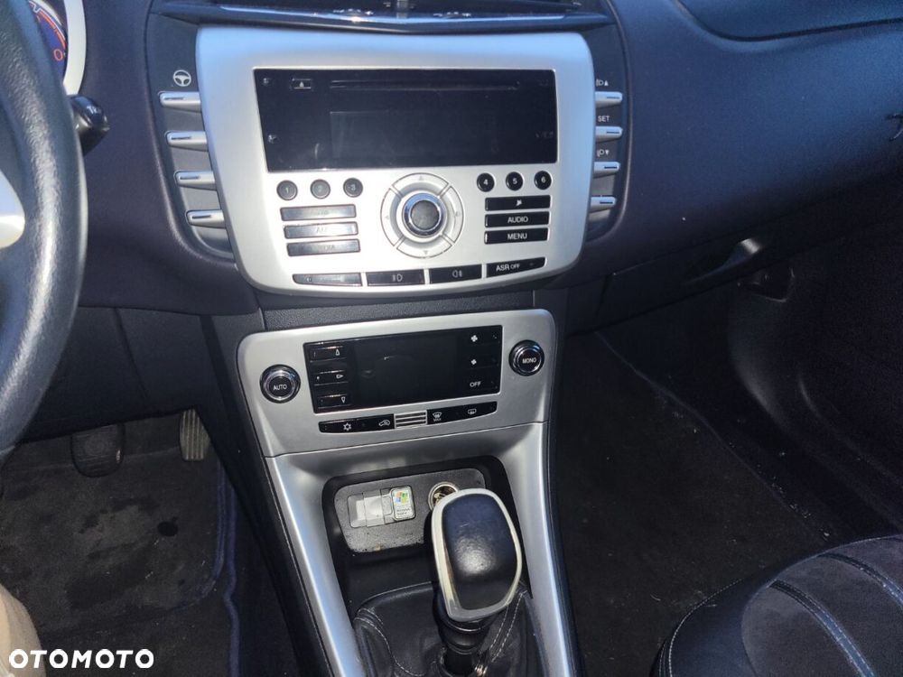 Lancia Delta 1.6 MultiJet 16v Oro - 9