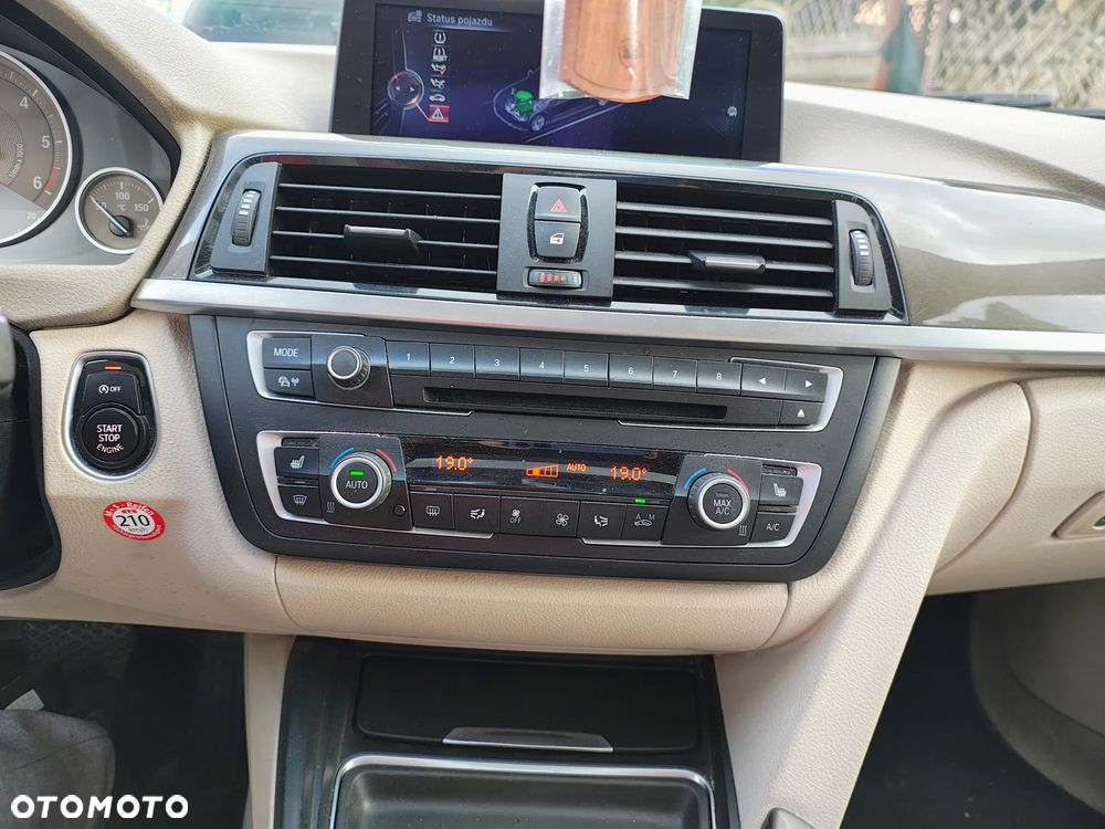 BMW Seria 3 320d Touring Sport-Aut Modern Line - 21