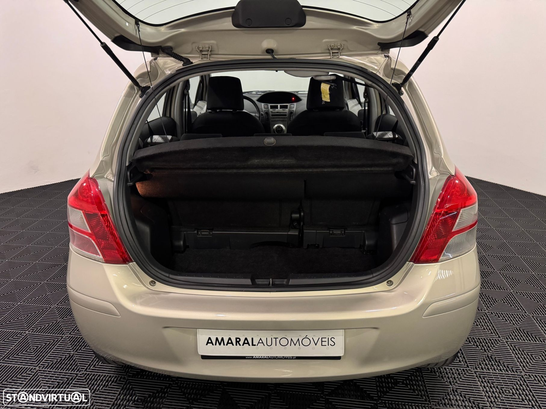 Toyota Yaris 1.33 VVT-i Comfort+AC - 40