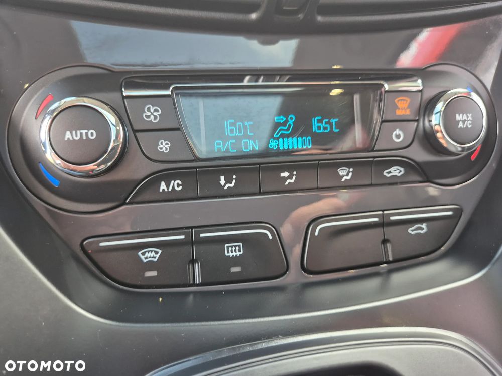 Ford Kuga 2.0 TDCi 4x4 Titanium - 37