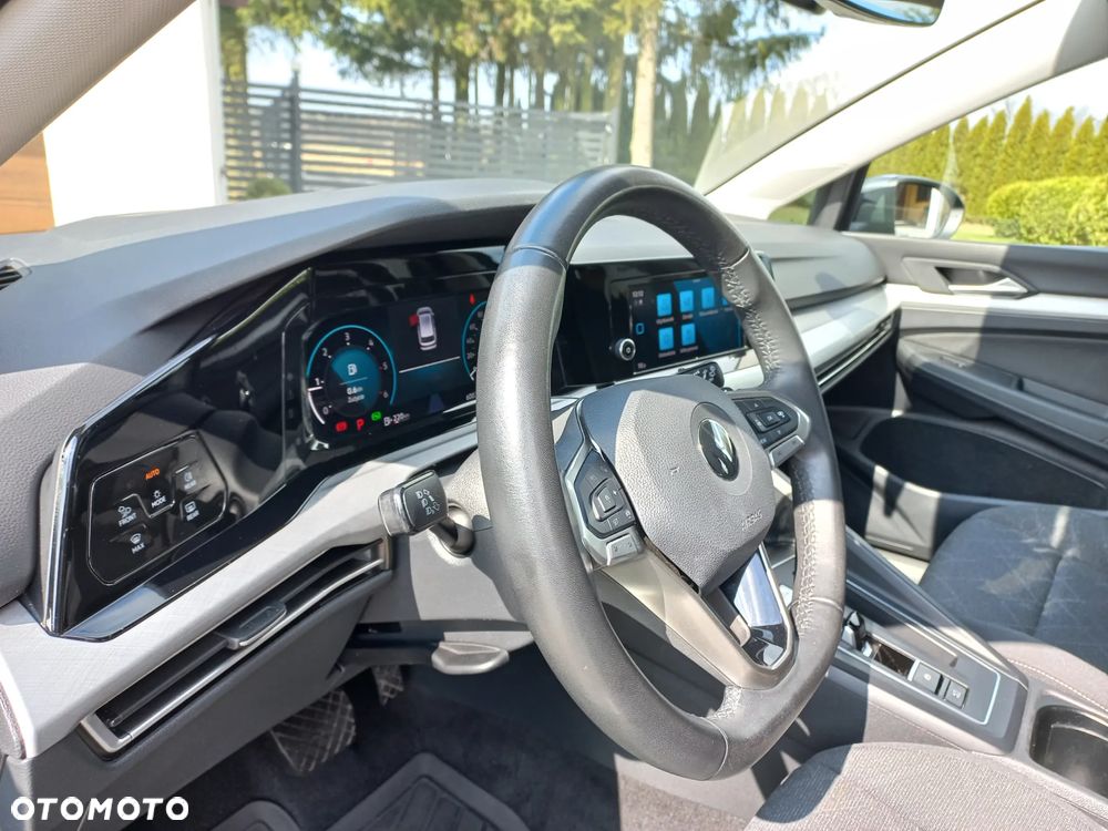 Volkswagen Golf - 32