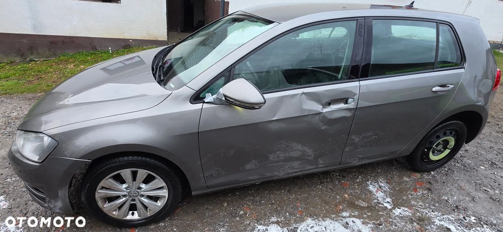 Volkswagen Golf - 6