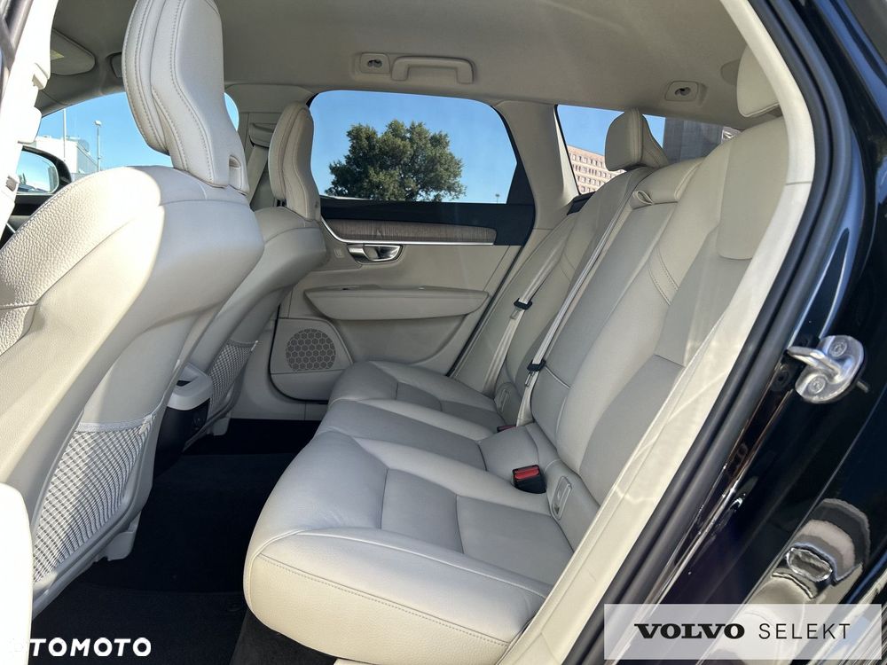 Volvo V90 Cross Country - 30