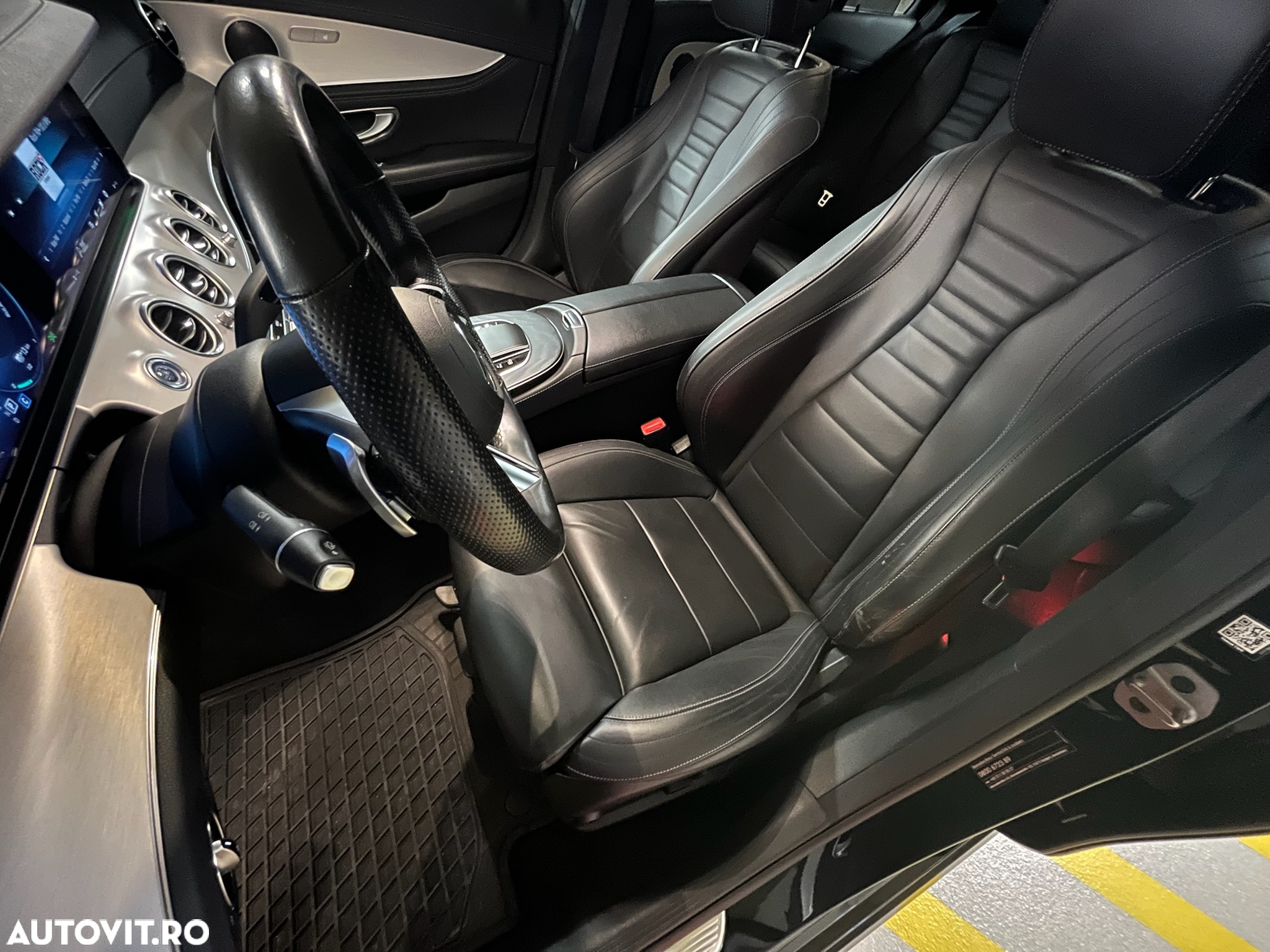 Mercedes-Benz E 300 4MATIC Aut. - 23