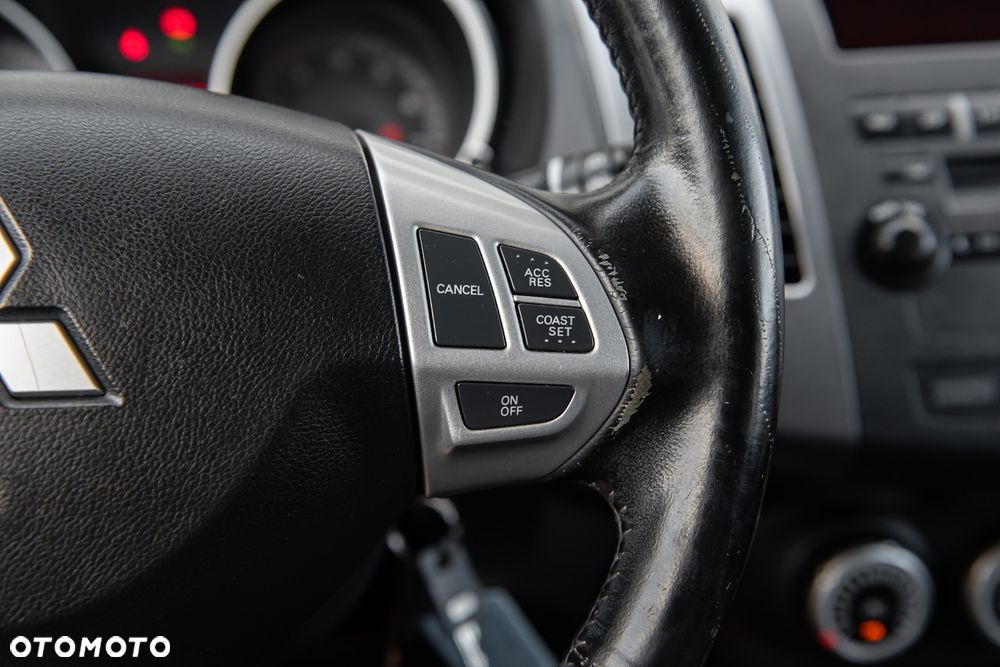 Mitsubishi Outlander - 18