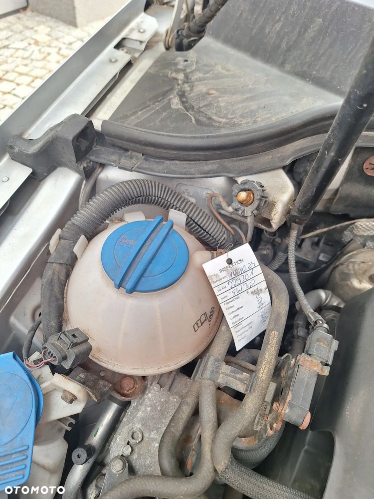 Volkswagen Passat Variant 2.0 Blue TDI DPF Comfortline - 16
