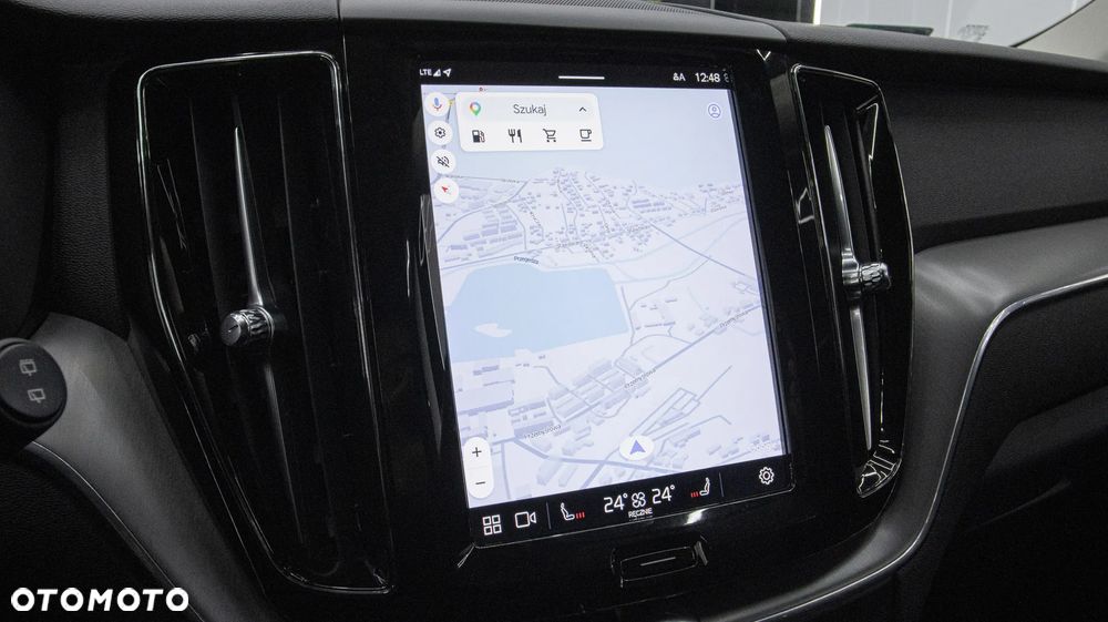 Volvo XC 60 B4 B Momentum Pro - 22