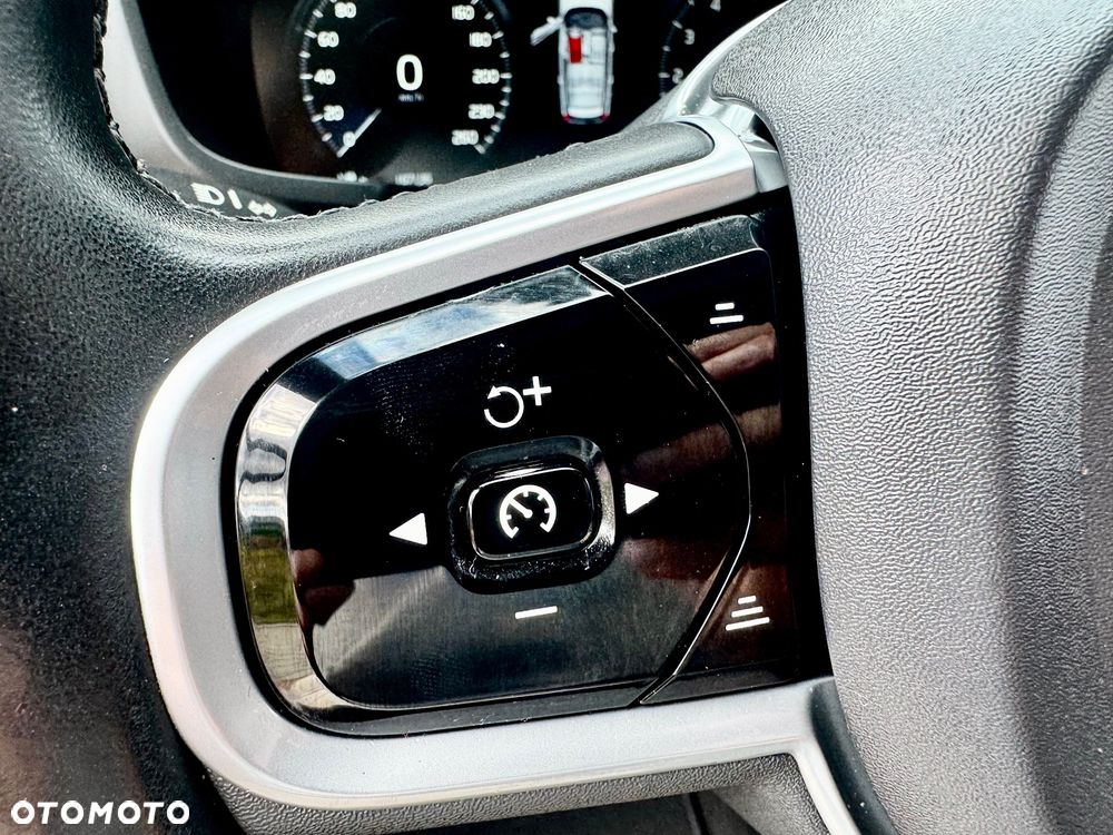 Volvo V60 T6 AWD Recharge Geartronic RDesign - 37