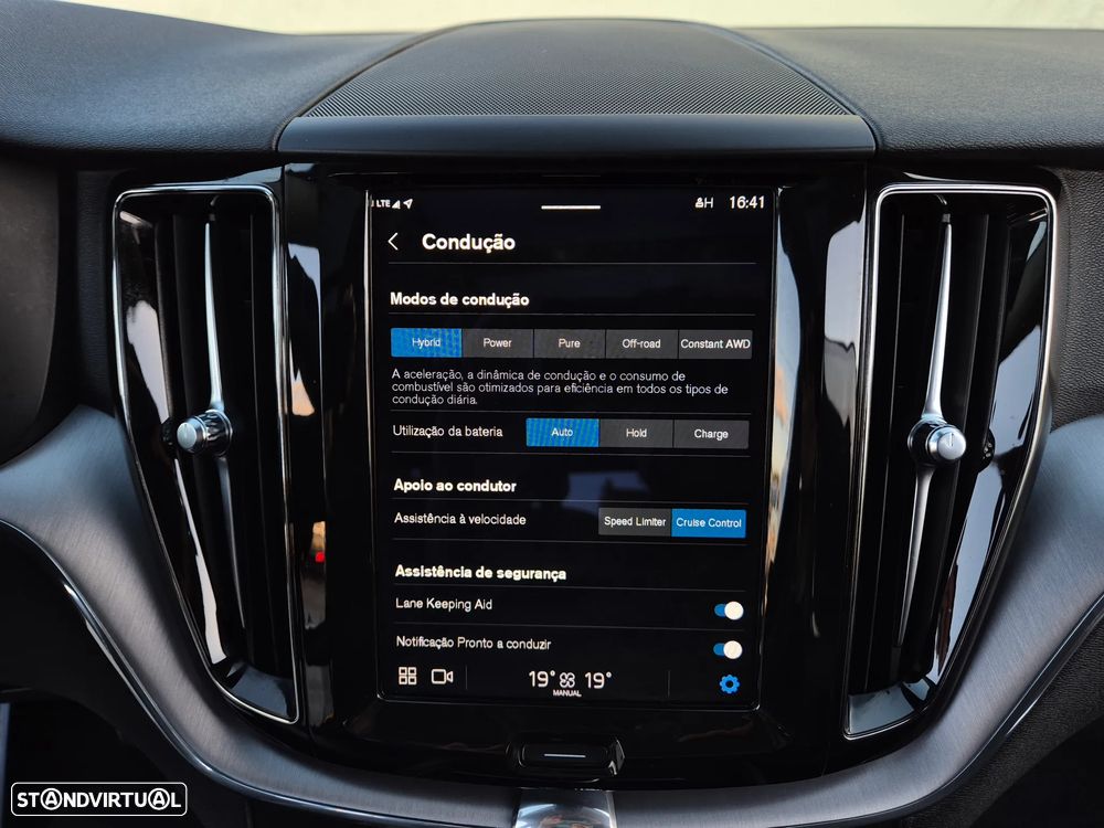 Volvo XC 60 2.0 T6 PHEV Inscription AWD - 37