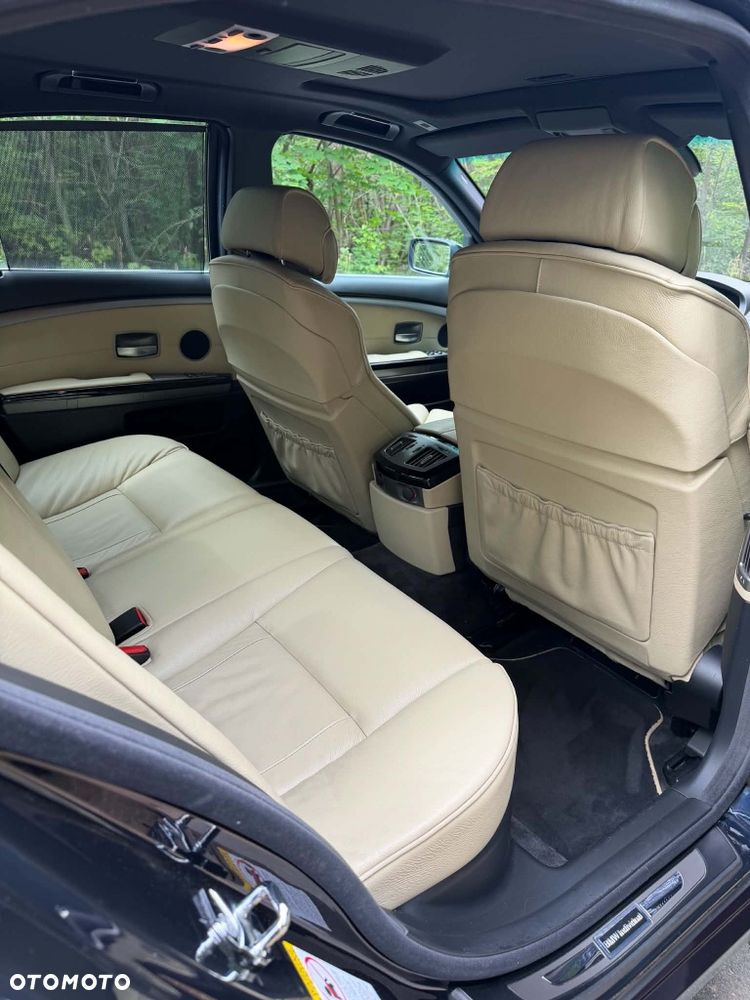 BMW Seria 7 - 8