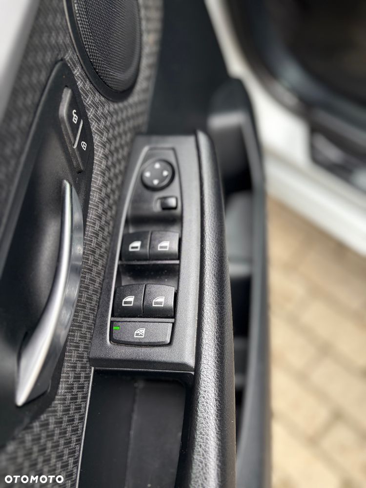 BMW Seria 2 218d - 17