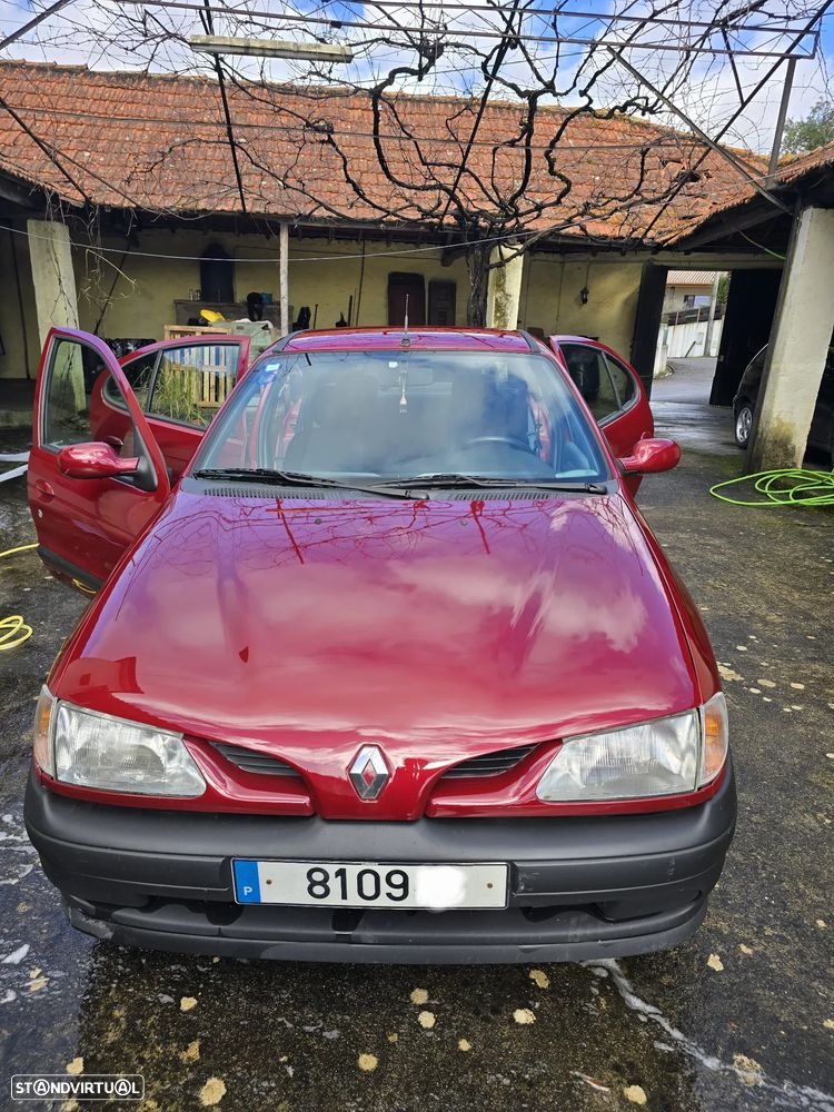 Renault Mégane Classic 1.4 RT - 1