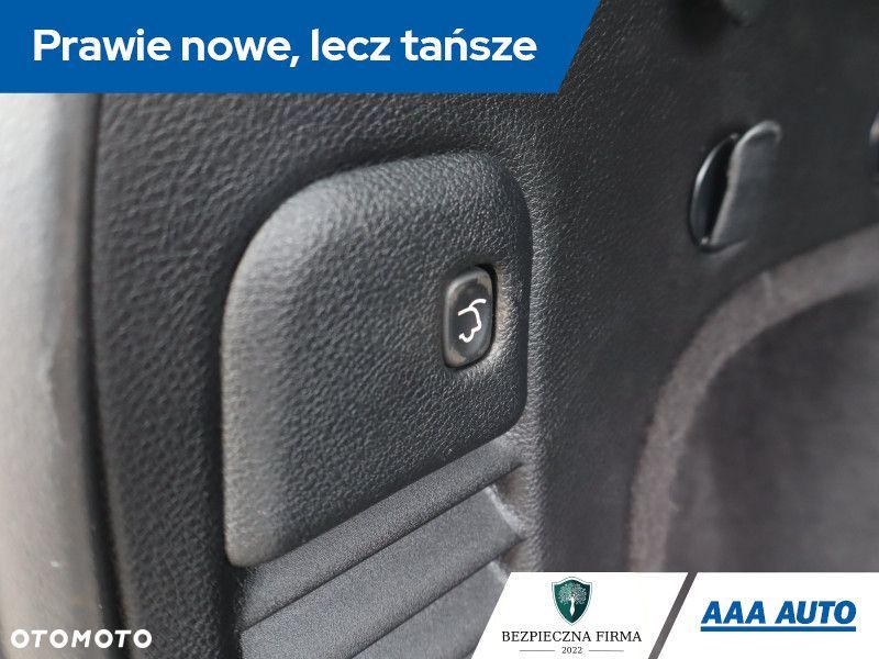 Jeep Grand Cherokee - 24