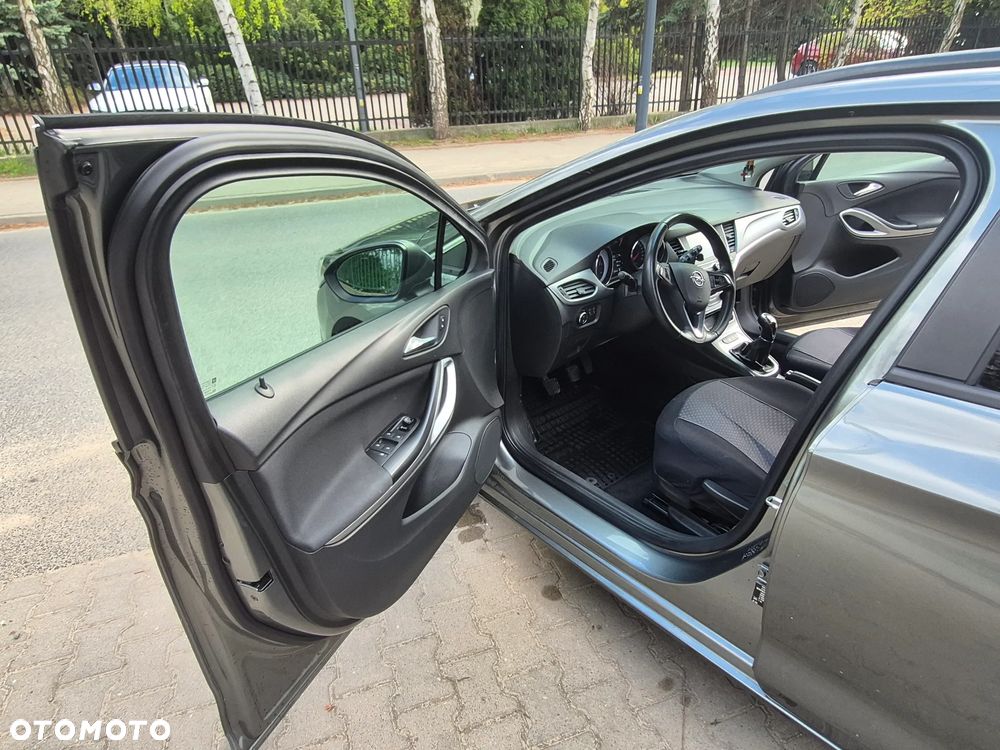 Opel Astra 1.6 CDTI Dynamic - 9