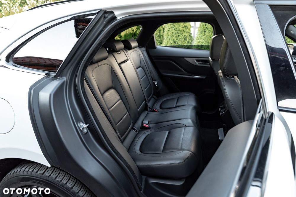 Jaguar F-Pace 25d AWD Prestige - 29