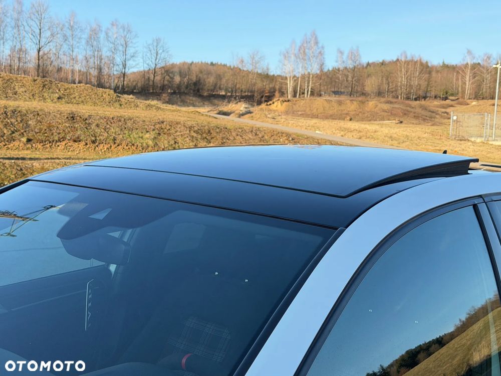 Volkswagen Golf - 12