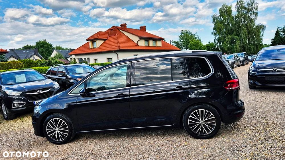 Volkswagen Touran - 17